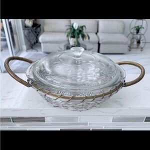 PYREX COVERED CASSEROLE DISH 024 w/ PYREX LID & WOVEN ALUMINUM BASKET